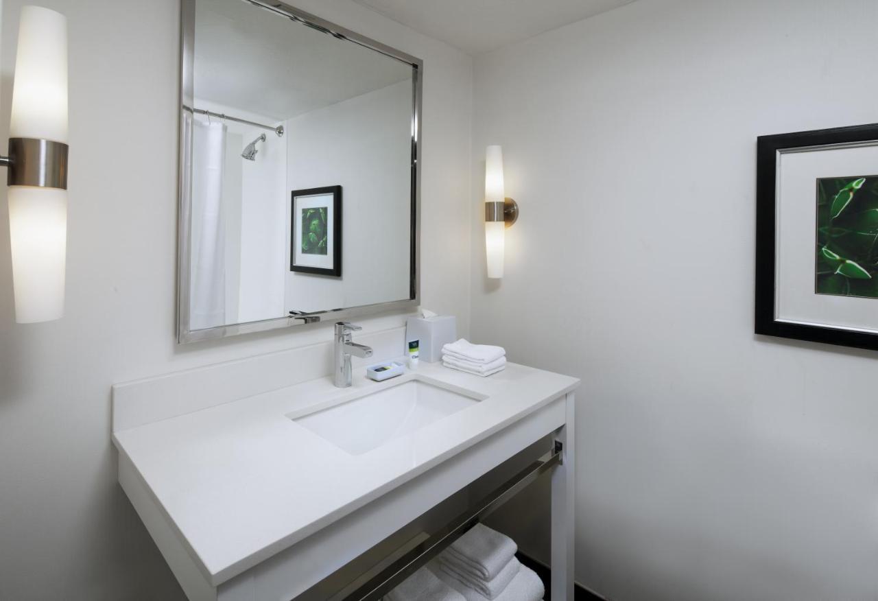 Four Points By Sheraton Phoenix South Mountain Bagian luar foto
