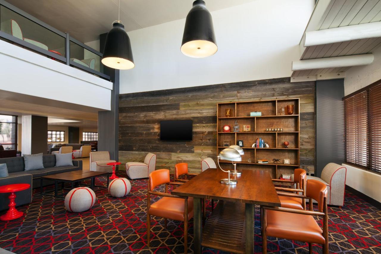 Four Points By Sheraton Phoenix South Mountain Bagian luar foto